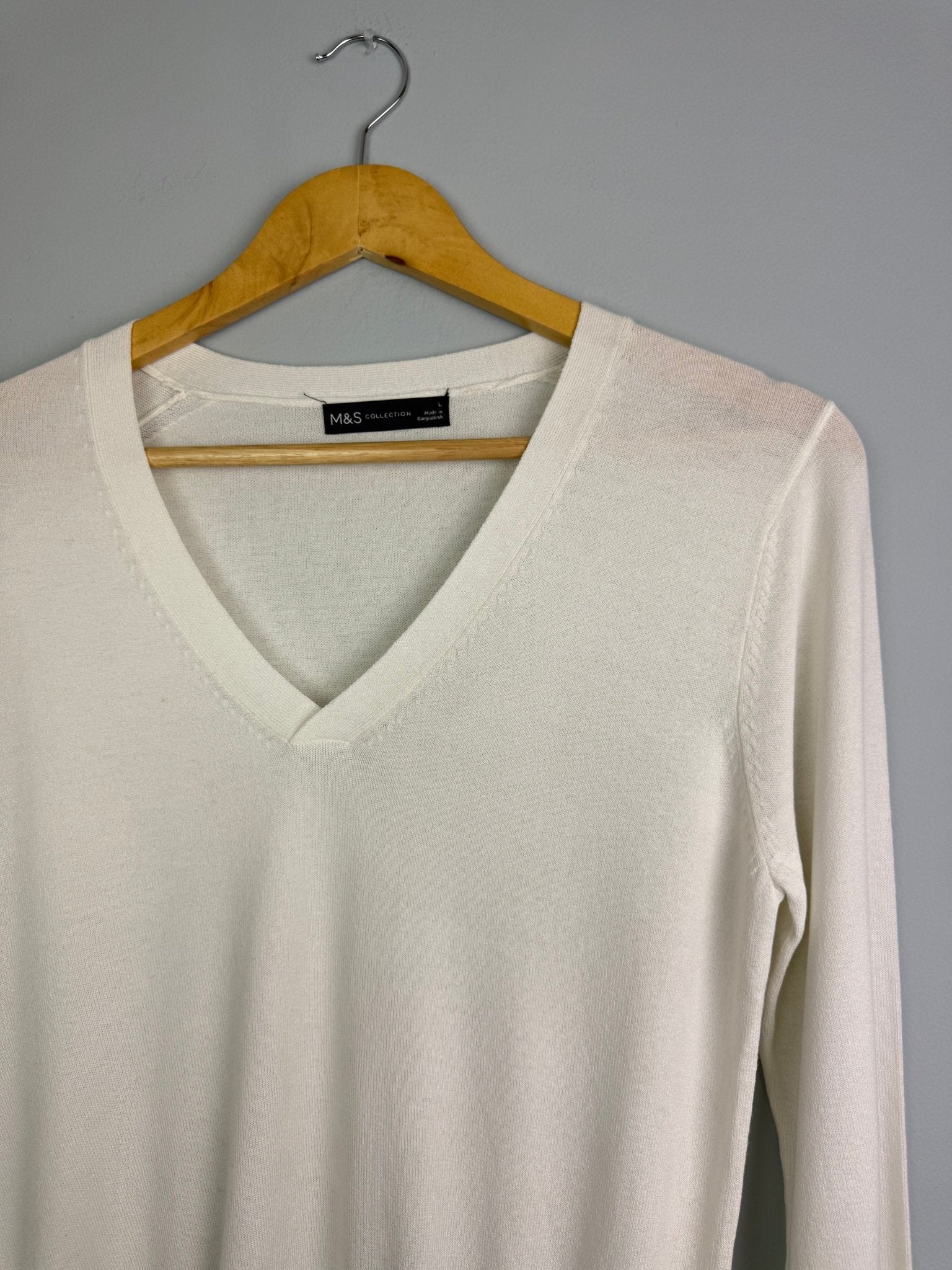 Ladies Ex MS Cream Fine Knit V Neck Jumper - Size L - Back On The Shelves High Street Discount Outlet Online UK